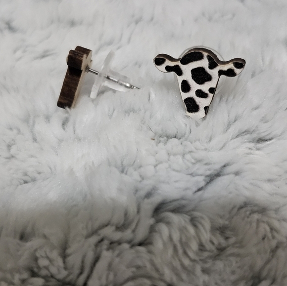 Cow Head Shape Wood Stud Earrings - Picture 2 of 3